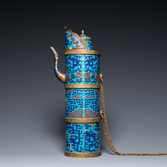 Grande verseuse de type 'duomuhu' en émaux cloisonnés de style tibétain, Chine, République