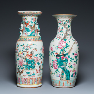 Deux vases en porcelaine de Chine famille rose à décor de coqs et de faisans, 19ème