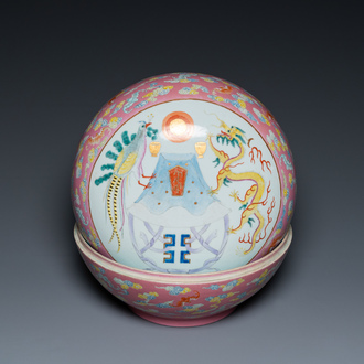 A Chinese famille rose 'dragon and phoenix' box and cover, Jing Yuan Tang Zhi 靜遠堂製 mark, Republic