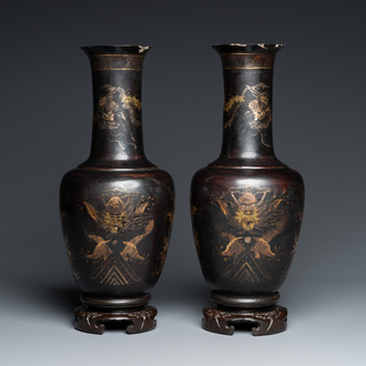 A pair of Chinese Fuzhou or Foochow lacquer 'dragon' vases, 19th C.