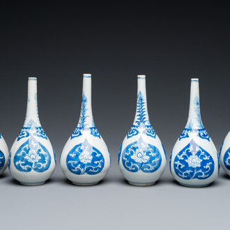 Zes Chinese blauw-witte sprenkelaars voor rozenwater, Kangxi