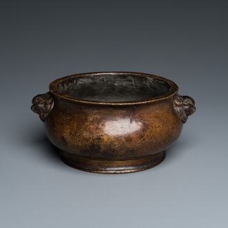 Een Chinese bronzen wierookbrander, Xuande merk, 18/19e eeuw