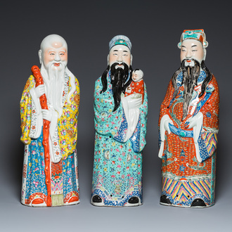 Trois figures de Dieux d'Etoiles en porcelaine de Chine famille rose, marque de Mao Ji Sheng Zao 茂記生造, 19/20ème