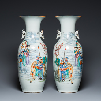 Paire de vases en porcelaine de Chine famille rose à sujet mythologique, signés Han Zhengtai 韓正泰, 19/20ème