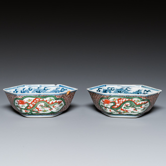 A pair of Japanese hexagonal 'dragon' bowls for the Chinese market, Xuande mark, Edo, 17th C.