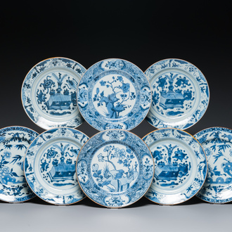 Huit assiettes en porcelaine de Chine en bleu et blanc, Kangxi