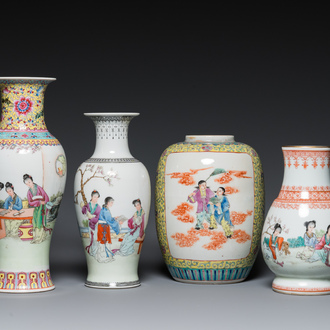Quatre vases en porcelaine de Chine famille rose, 20ème