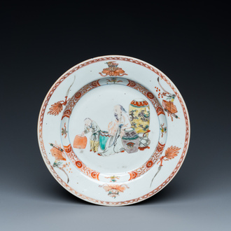 Assiette en porcelaine de Chine famille verte à décor d'un lettré et son étudiant, Yongzheng