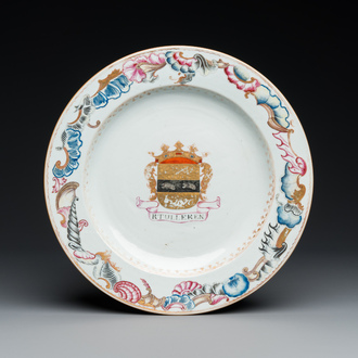 Plat armorié en porcelaine de Chine famille rose pour le marché hollandais aux armes de 'Tulleken', Qianlong