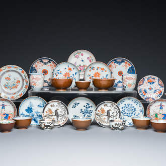 Een diverse collectie Chinese koppen en schotels, 18/19e eeuw