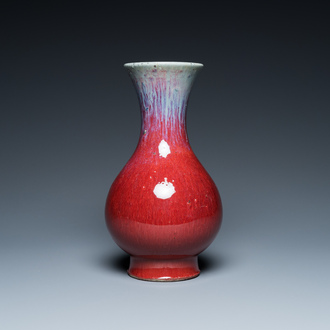 A Chinese 'yuhuchunping' flambé-glazed vase, 19th C.