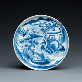 A Chinese blue and white 'Bleu de Hue' plate for the Vietnamese market, Ngoạn ngọc 玩玉 mark, 19th C.