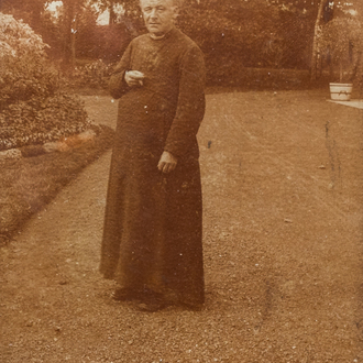 Een zeldzame foto van Guido Gezelle in Kortrijk, ca. 1893