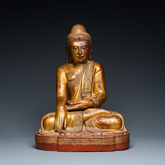 Een grote Birmaanse gelakte en vergulde houten Boeddha Shakyamuni, Konbaung, ca. 1850