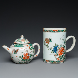 A Chinese famille verte teapot and a mug, Kangxi