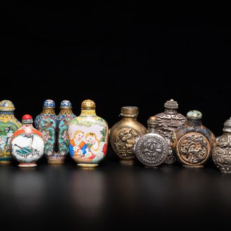 Onze tabatières en émaux cloisonnés, émaux de Canton, argent et autres métaux, Chine, 19/20ème