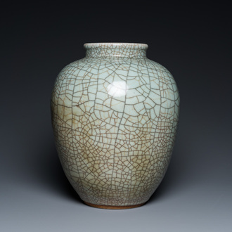 A Chinese 'ge'-type crackle-glazed vase, Qing