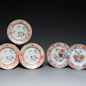 Cinq assiettes en porcelaine de Chine famille rose et verte, Qianlong