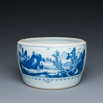 A Chinese blue and white tureen, Kangxi