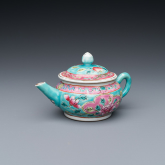 Théière couverte en porcelaine de Chine famille rose pour le marché Straits ou Peranakan, 19ème