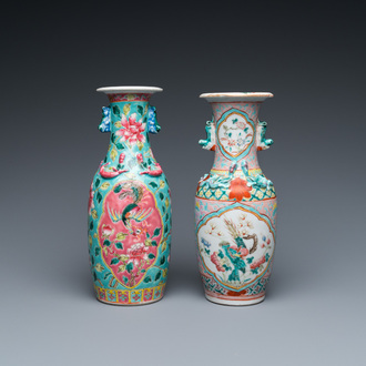 Deux vases en porcelaine de Chine famille rose pour le marché Straits ou Peranakan, 19ème