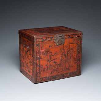 Een Chinese houten kist met label van de winkel van Tingqua, Canton, 19e eeuw