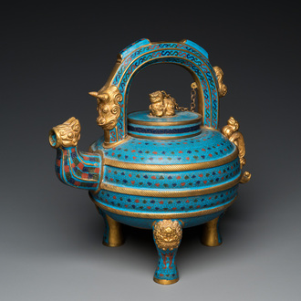 A large Chinese cloisonné tripod wine ewer and cover, 19/20th C.