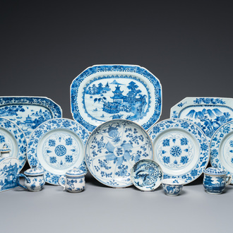 16 Chinese blue and white wares, Kangxi/Qianlong