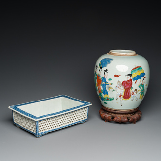 A Chinese famille rose jar and a rectangular blue and white jardinière, 18/19th C.