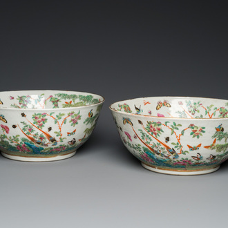 A pair of Chinese Canton famille rose bowls, 19th C.