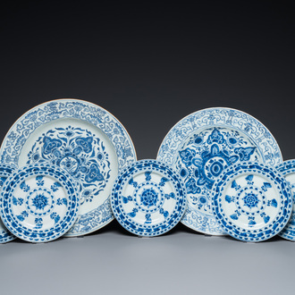 Two Chinese blue and white dishes and five plates with floral design, Kangxi