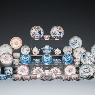 Belle collection de porcelaines de Chine, la majorité en bleu et blanc et famille rose, Kangxi et postérieur