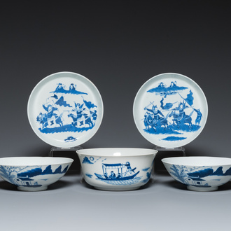 Three Chinese blue and white 'Bleu de Hue' bowls and two dishes for the Vietnamese market, 19th C.