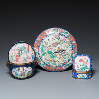 Two Chinese Canton enamel boxes and covers and a plaque, 19/20th C.