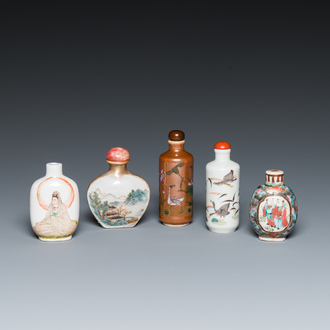 Five Chinese famille rose snuff bottles, 19/20th C.