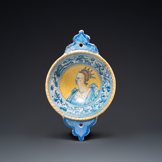 An extremely rare Antwerp maiolica porringer with the portrait of a queen or goddess, last quarter 16th C.