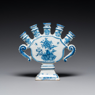 A blue and white Dutch Delft tulip vase with fine floral design, 18th C.