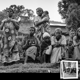 Joseph Meyns: 'Conservation Refugees', Fotoprint op dibond, incl. layflat fotoboek