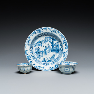 A Chinese blue and white plate, a klapmuts bowl and a trick cup, Wanli/Yongzheng