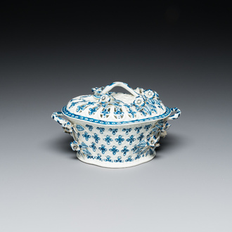 A blue and white tureen with reticulated cover, Worcester, England, 18th C.