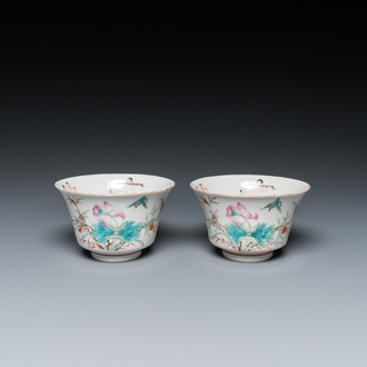 Deux bols en porcelaine de Chine famille rose aux sujets érotiques, marque de Kangxi, 19ème