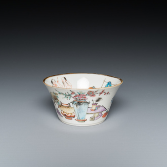 A Chinese qianjiang cai 'erotic subject' bowl, 19th C.