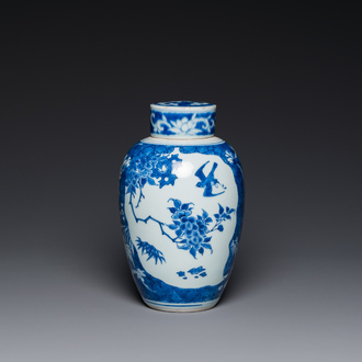 Vase couvert en porcelaine de Chine en bleu et blanc de type Hatcher, Shunzhi