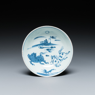 Coupe aux chevaux en porcelaine de Chine en bleu et blanc de type ko-sometsuke pour le marché japonais, Tianqi/Chongzhen