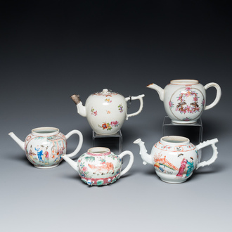 Cinq théières en porcelaine de Chine famille rose, Yongzheng/Qianlong