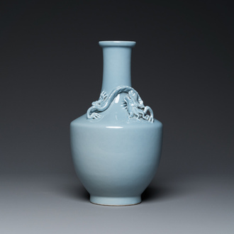 Vase en porcelaine de Chine en claire de lune monochrome, marque de Yongzheng, République