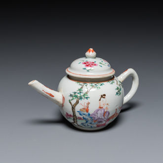 Théière couverte en porcelaine de Chine famille rose à décor d'une dame et un enfant dans un jardin, Qianlong