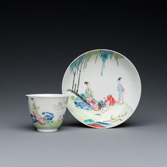 Grande tasse et soucoupe en porcelaine de Chine famille rose, Yongzheng