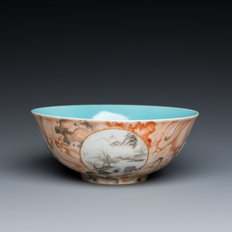 Bol en porcelaine de Chine aux médaillons en grisaille sur fond faux bois, marque de Qianlong, République