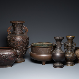 Six Japanese bronze vases and censers, Edo/Meiji, 18/19th C.